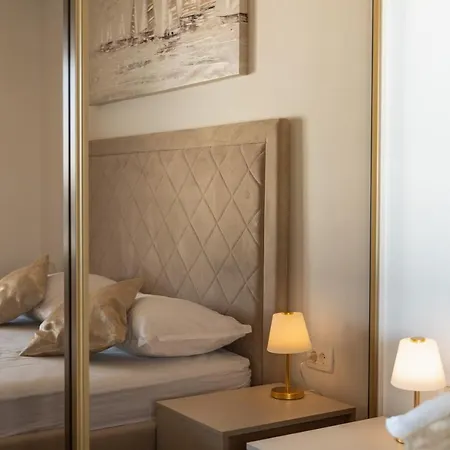 Apartment Blue Wave *